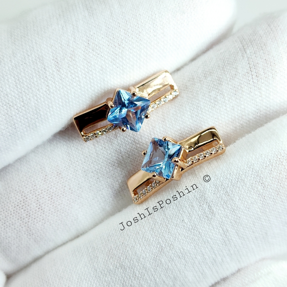 2.00CT Princess shape blue topaz latch back earrings in sterling silver - Picture 7 of 13